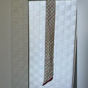 100 % Authentic Gucci hand/ neck/ purse silk scarf